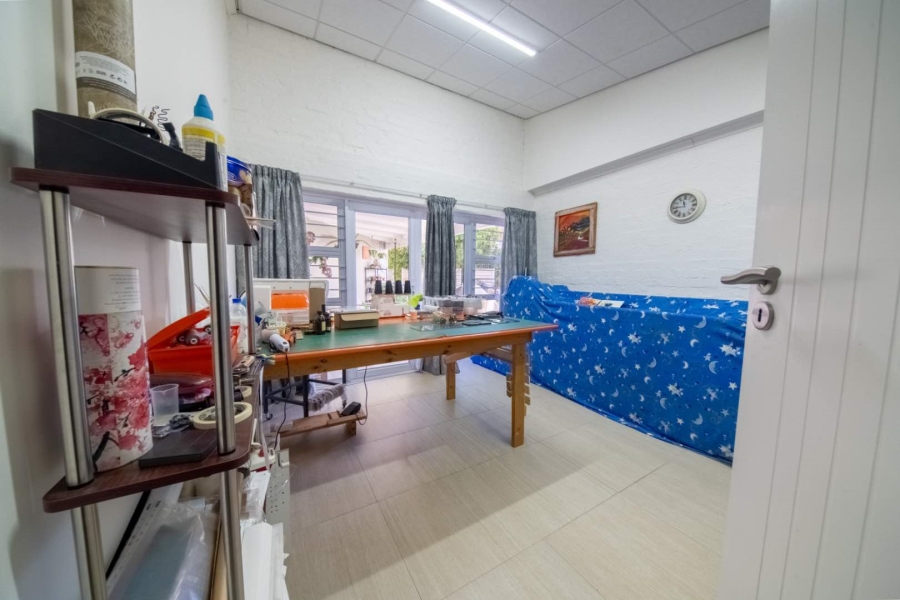 4 Bedroom Property for Sale in Paradyskloof Western Cape